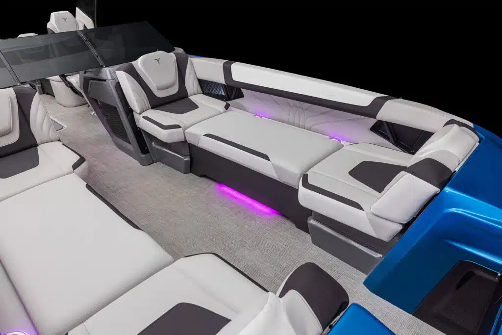 AVA6806_01677-27_Grand_Tahoe_QLW