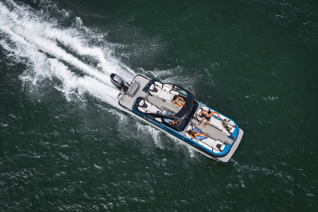 AVA6806_02064-27_Grand_Tahoe_QLW